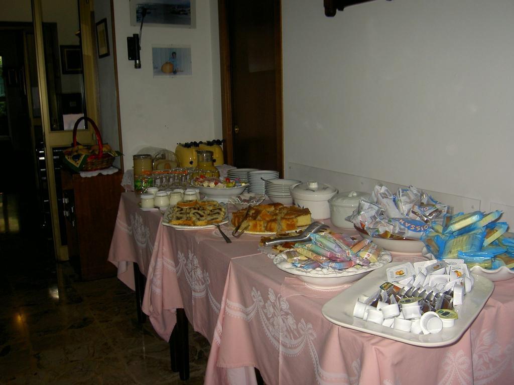 Albergo Kristina Bordighera Buitenkant foto