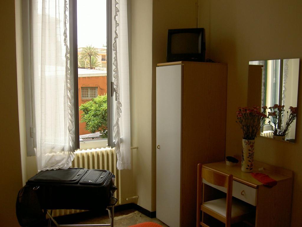 Albergo Kristina Bordighera Buitenkant foto