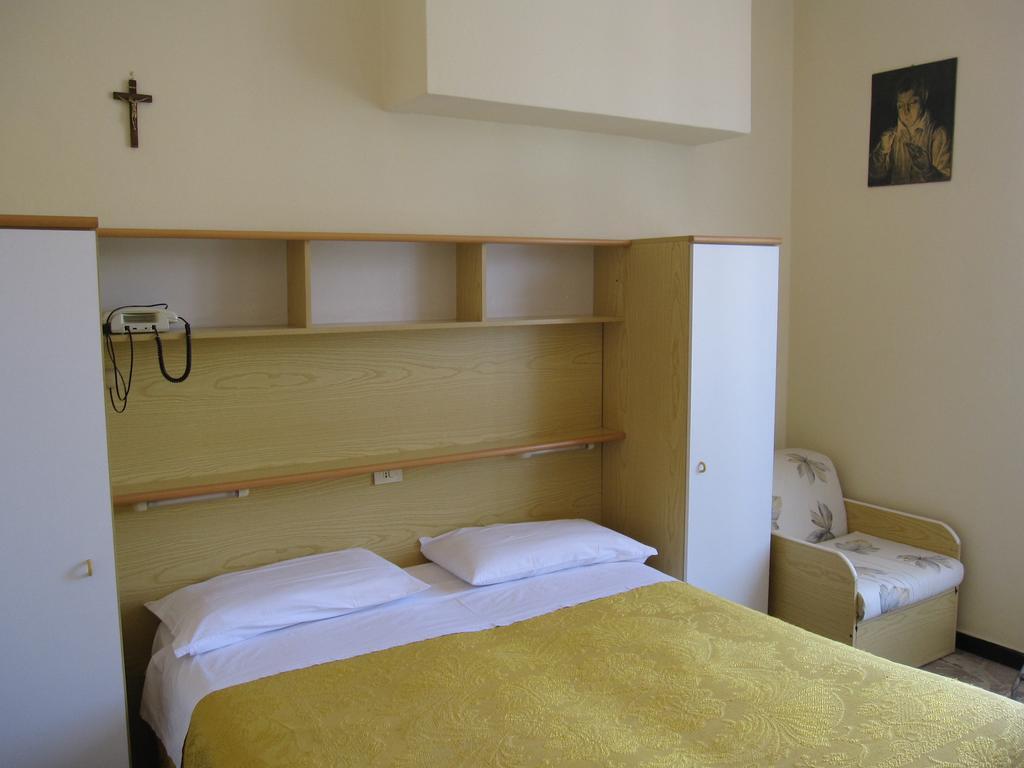 Albergo Kristina Bordighera Buitenkant foto
