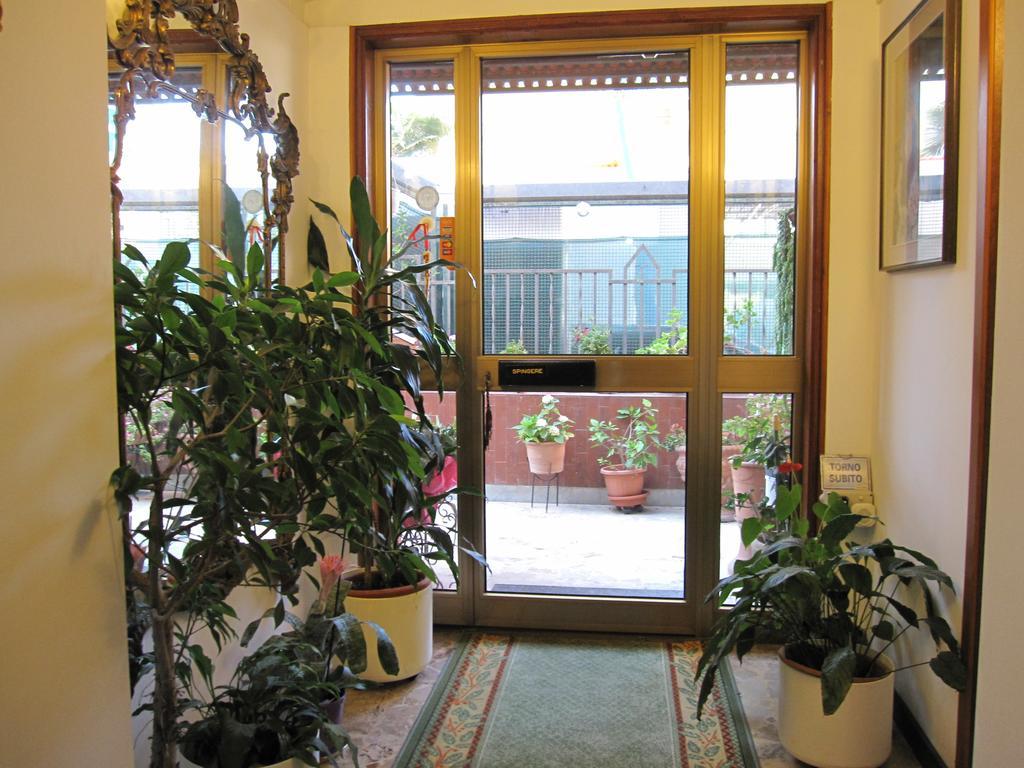 Albergo Kristina Bordighera Buitenkant foto