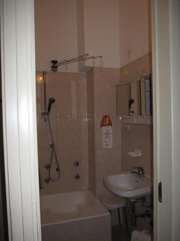 Albergo Kristina Bordighera Buitenkant foto