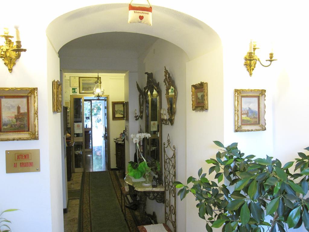 Albergo Kristina Bordighera Buitenkant foto