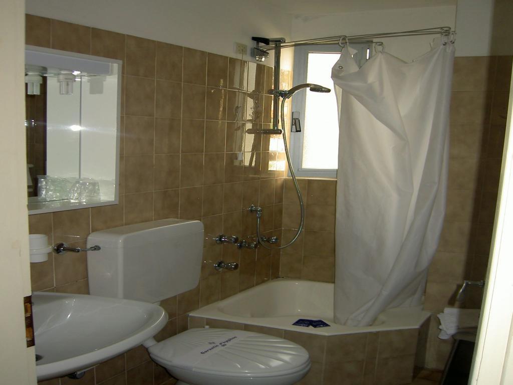 Albergo Kristina Bordighera Buitenkant foto
